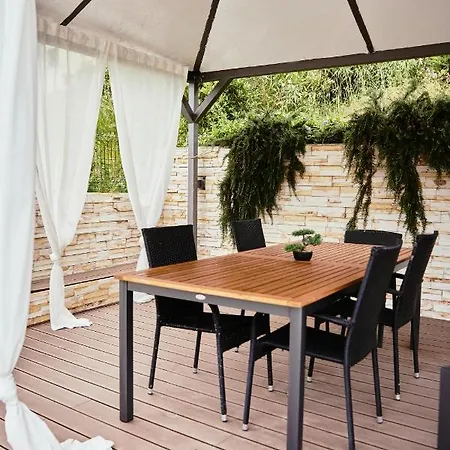 Sunny Garden With Private Heated Pool * Kastela