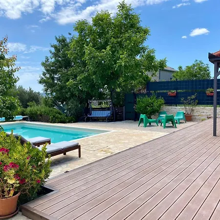 Sunny Garden With Private Heated Pool *