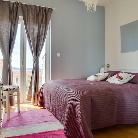 Sunny Garden With Private Heated Pool Villa