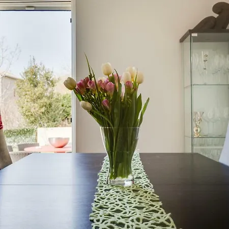 Sunny Garden With Private Heated Pool Villa *