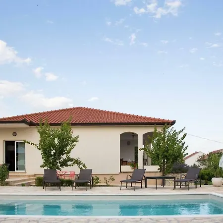 Sunny Garden With Private Heated Pool Villa Kastela